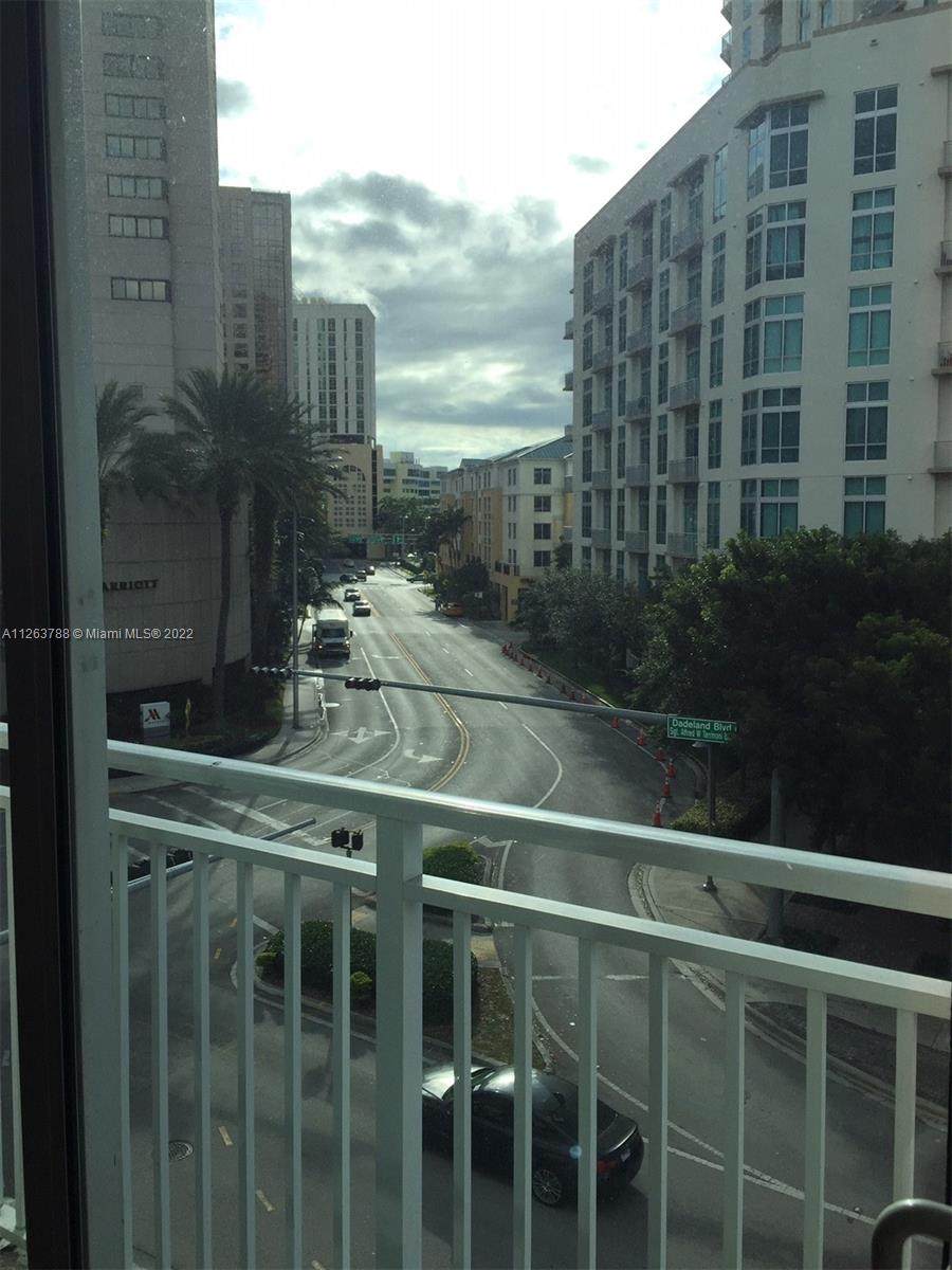 7290 90 Street - Photo 1