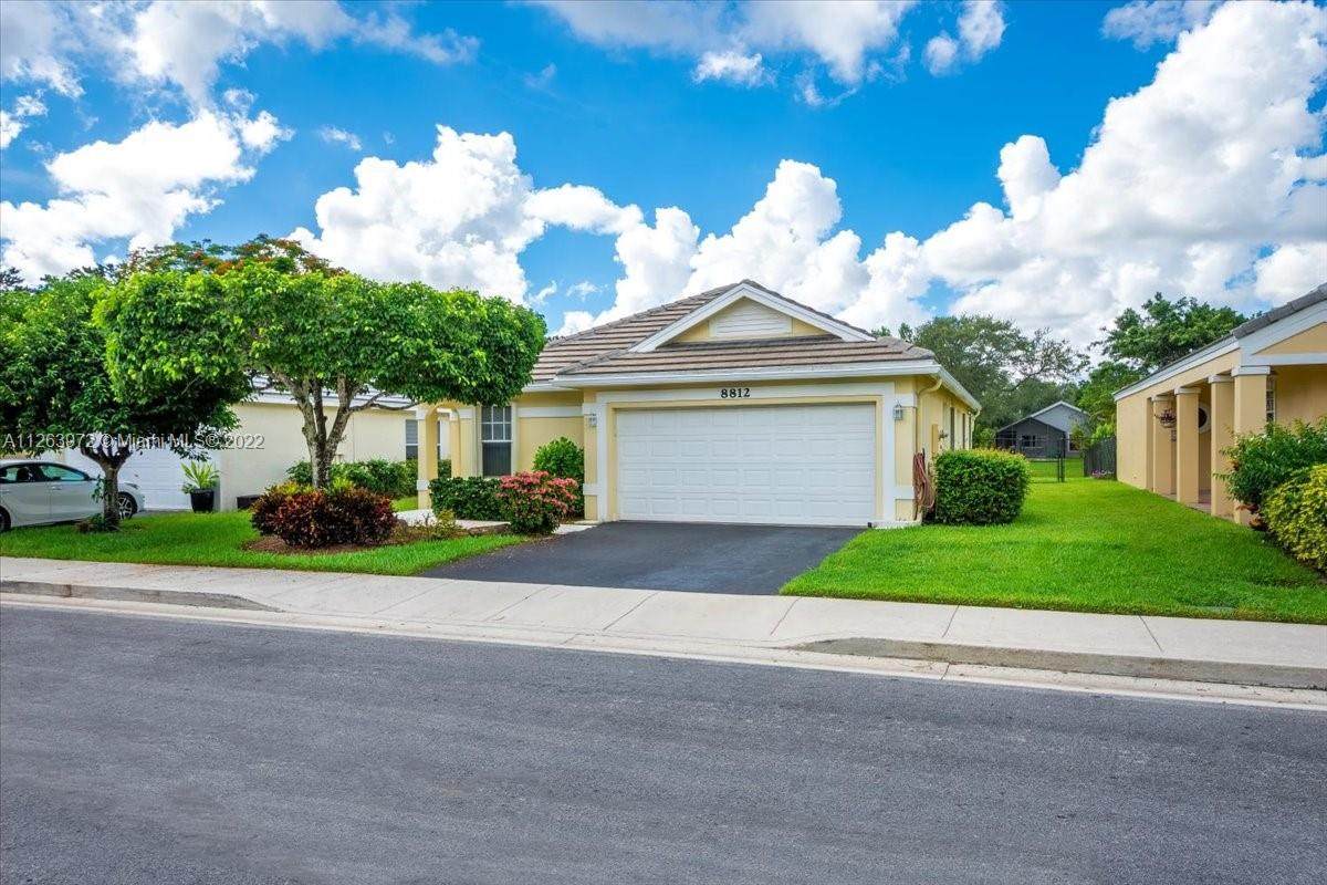 8812 Lake Park Cir S - Photo 1