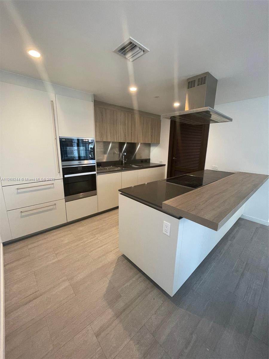 1000 Brickell Plz - Photo 1