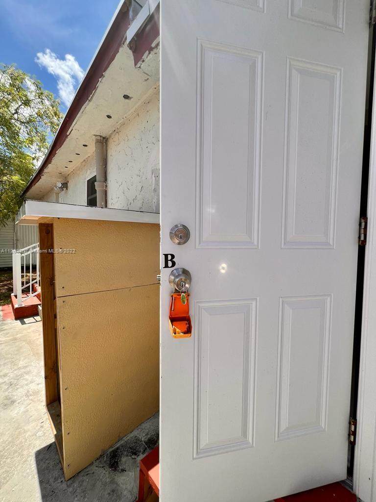 2760 11th Ct - Photo 1