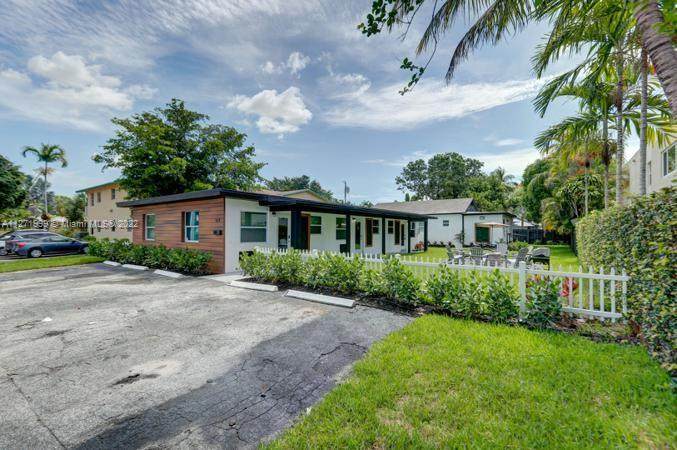 618 14th Ave - Photo 1