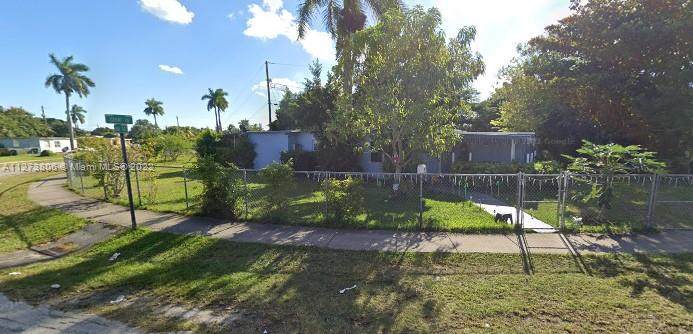 15250 Grant Ln - Photo 1