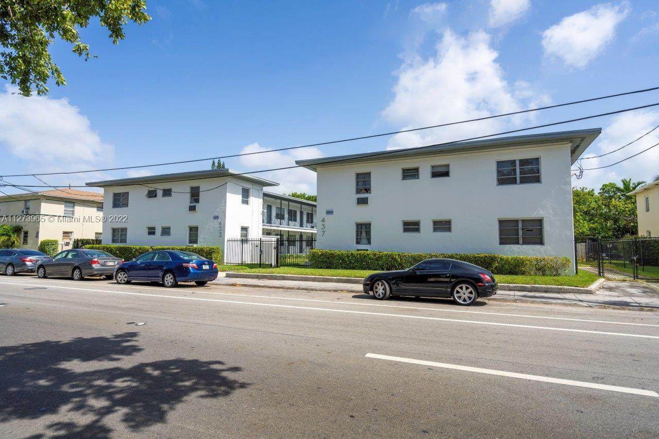 437 82 ST - Photo 1