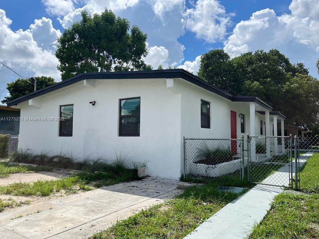 1580 52nd St - Photo 1
