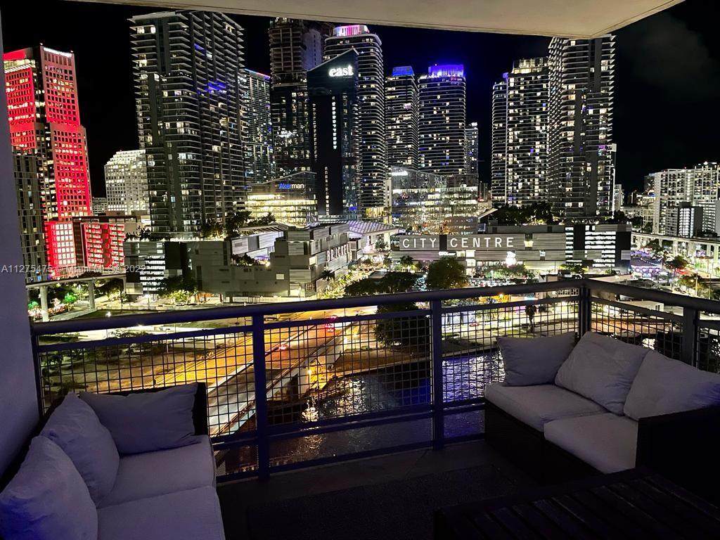 350 Miami Ave - Photo 1