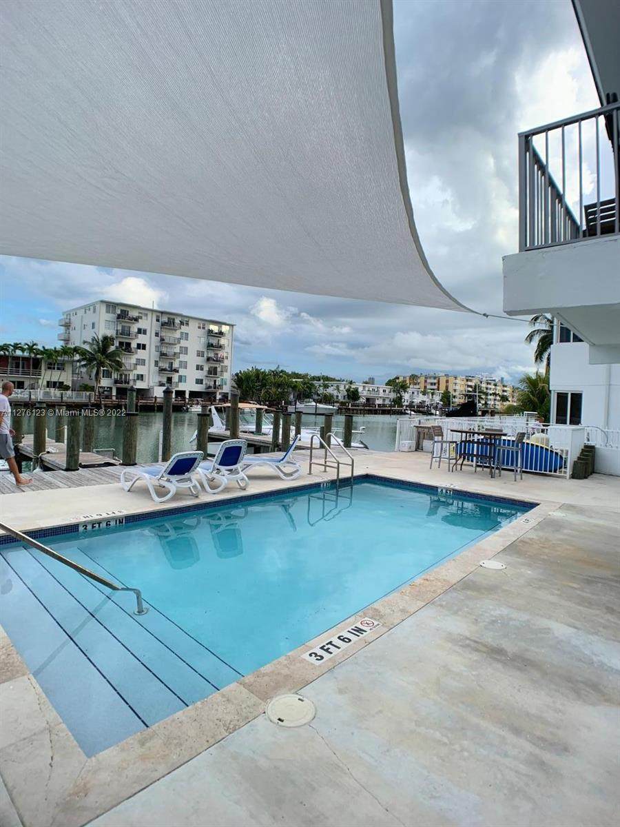 8035 Crespi Blvd - Photo 1