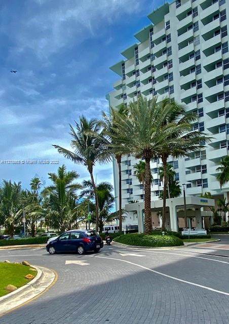 2899 Collins Ave - Photo 1