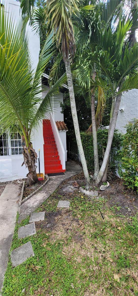 2356 12th St - Photo 1