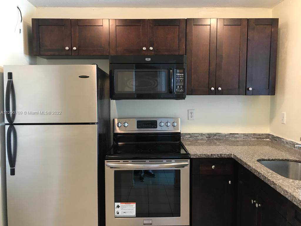 498 165th St Rd - Photo 1