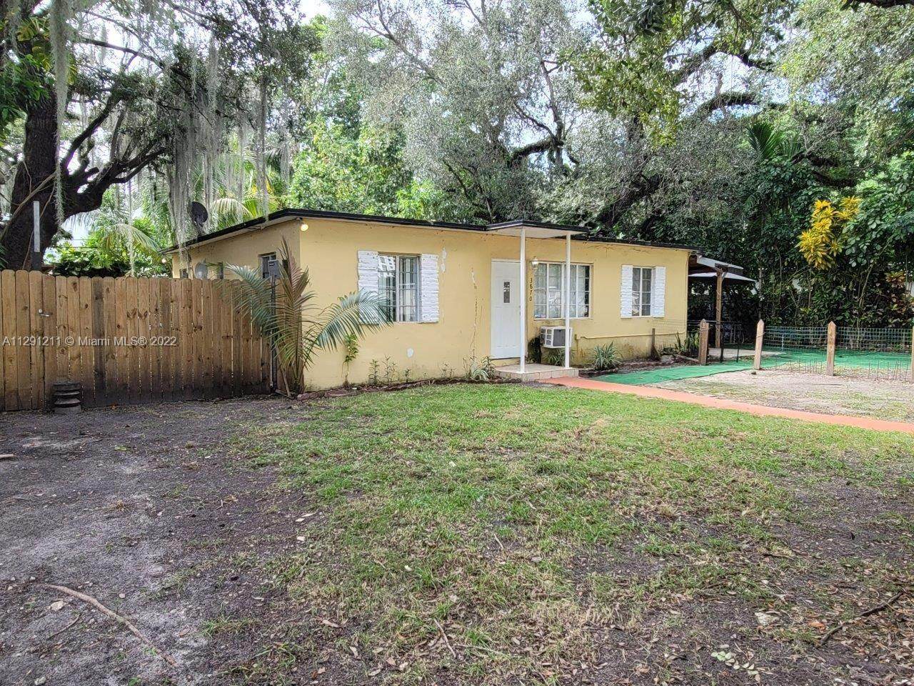 3870 Charles Ter - Photo 1
