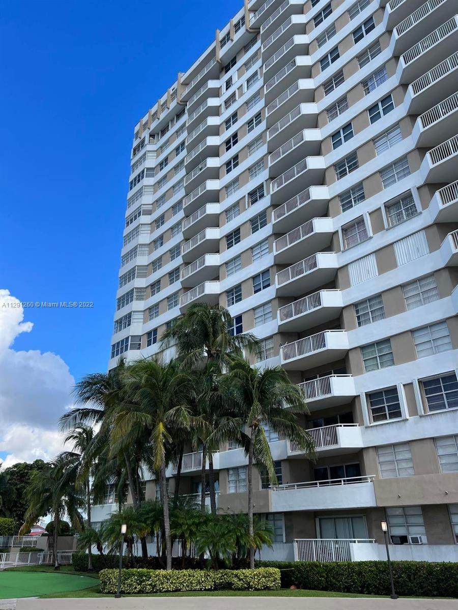 1965 Ocean Dr - Photo 1