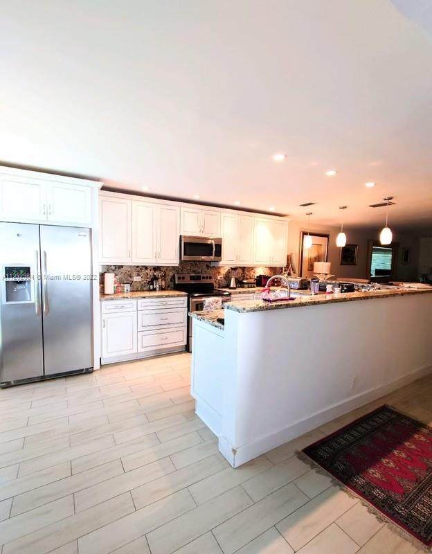 8883 Bella Vista Dr - Photo 1