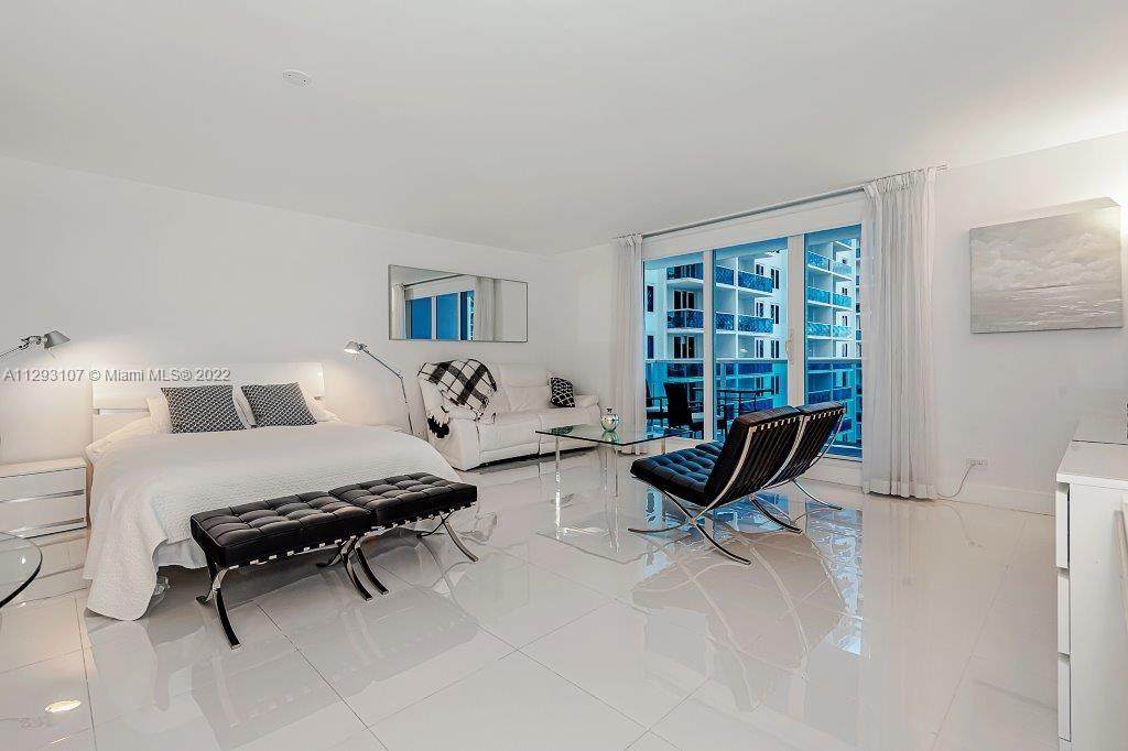 2301 Collins Ave - Photo 1