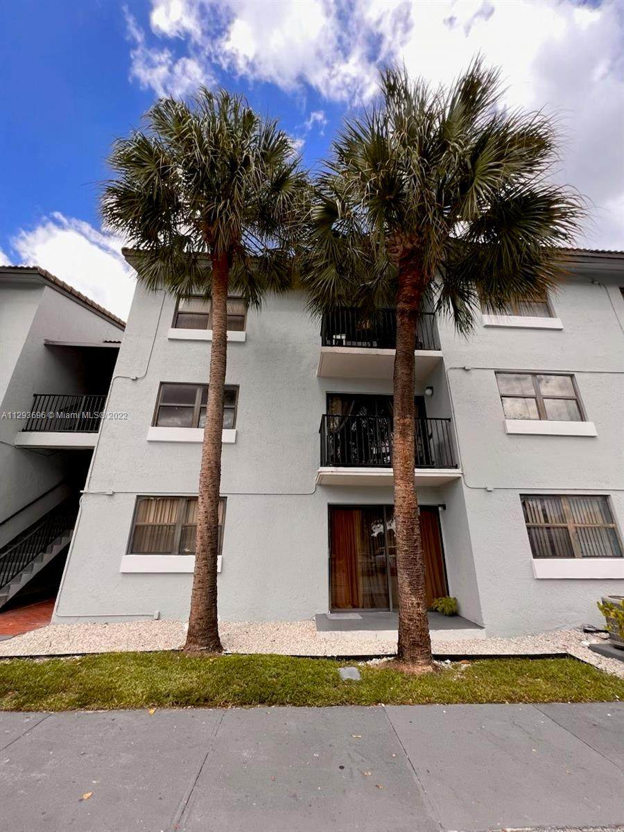 7235 179th St - Photo 1