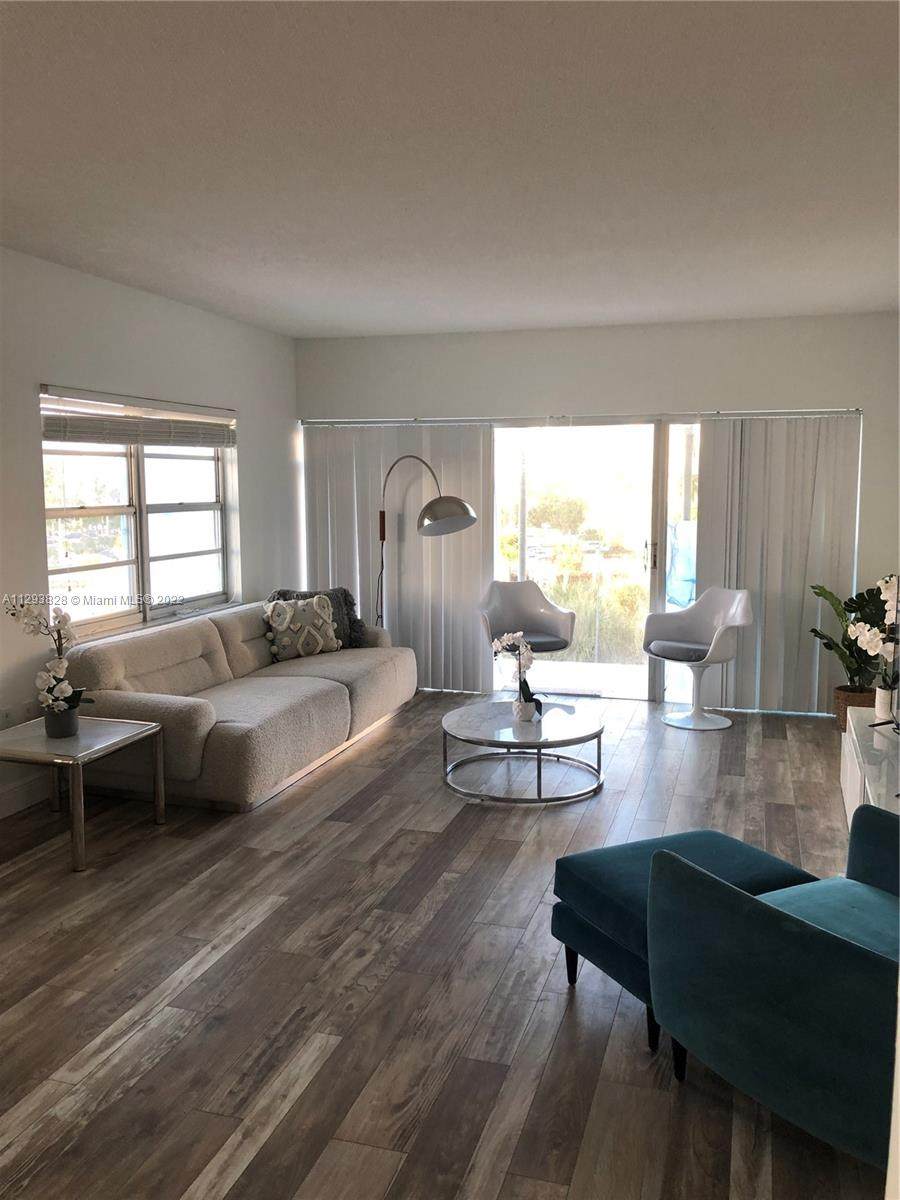 300 Bayview Dr - Photo 1