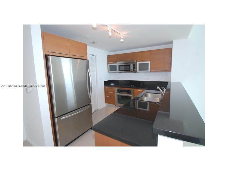 244 Biscayne Blvd - Photo 1