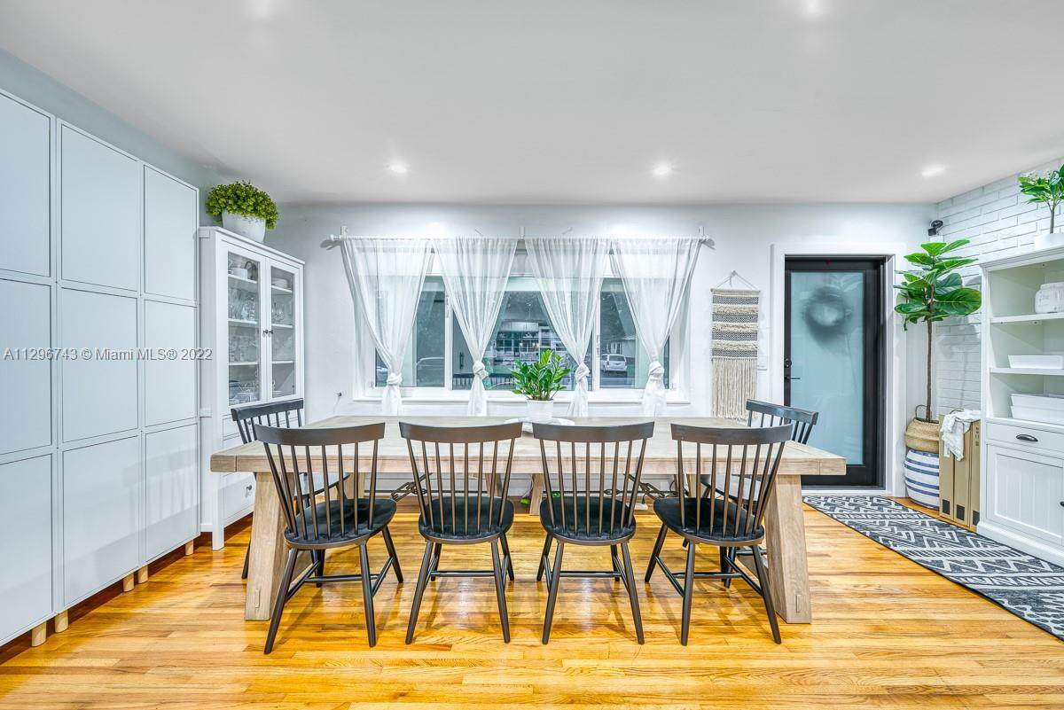 13801 1st Ave - Photo 1
