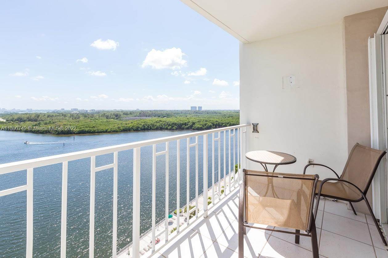 300 Bayview Dr - Photo 1