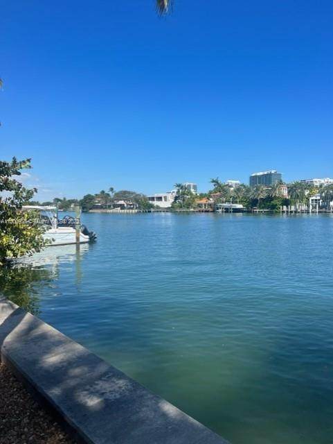 9721 Bay Harbor Dr - Photo 1