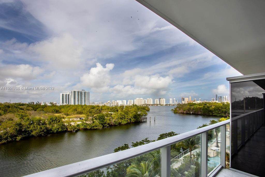 16385 Biscayne Blvd - Photo 1