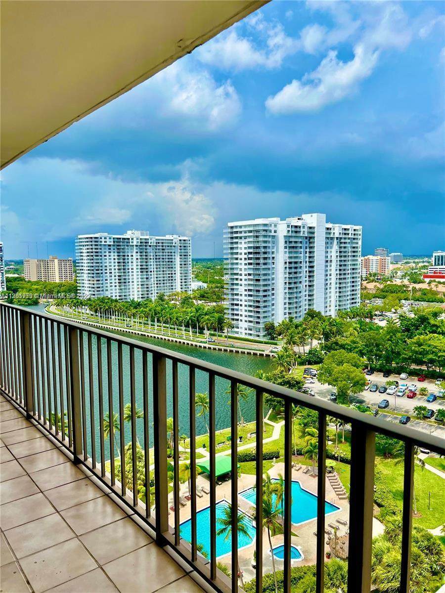 18151 31st Ct - Photo 1