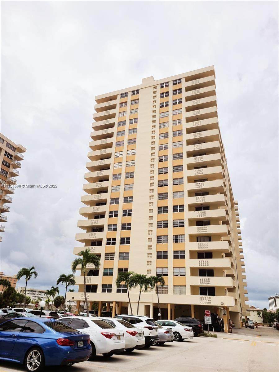 1833 Ocean Dr - Photo 1