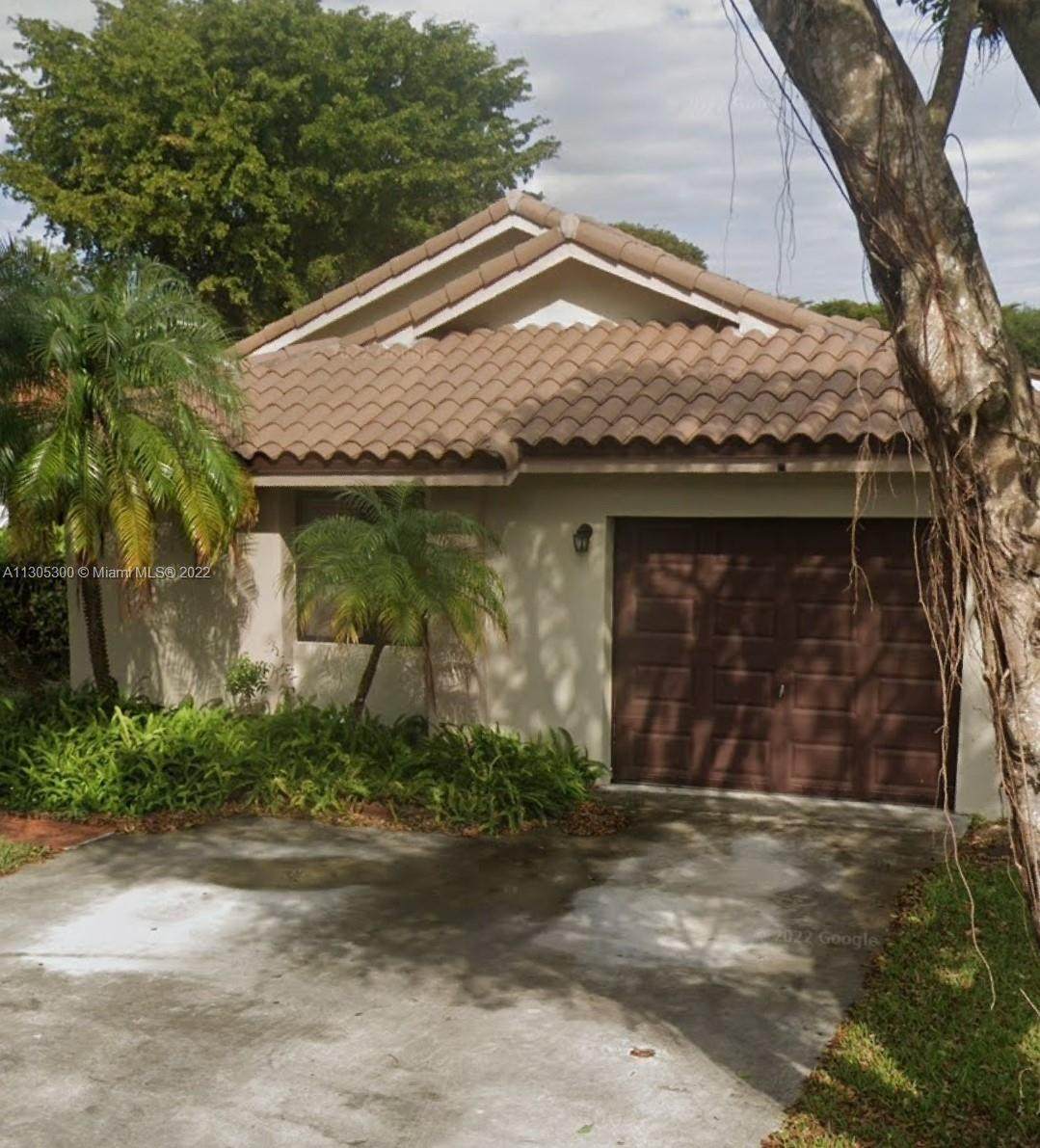 13611 103rd St - Photo 1