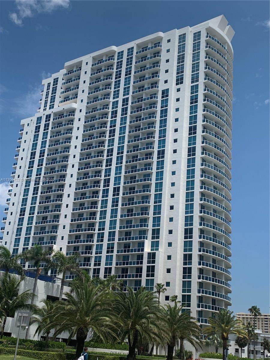 1945 Ocean Dr - Photo 1