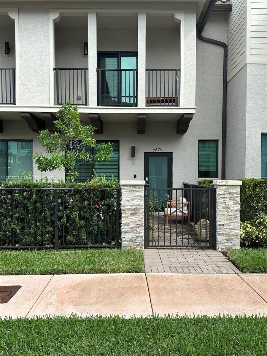 4875 83rd Path - Photo 1