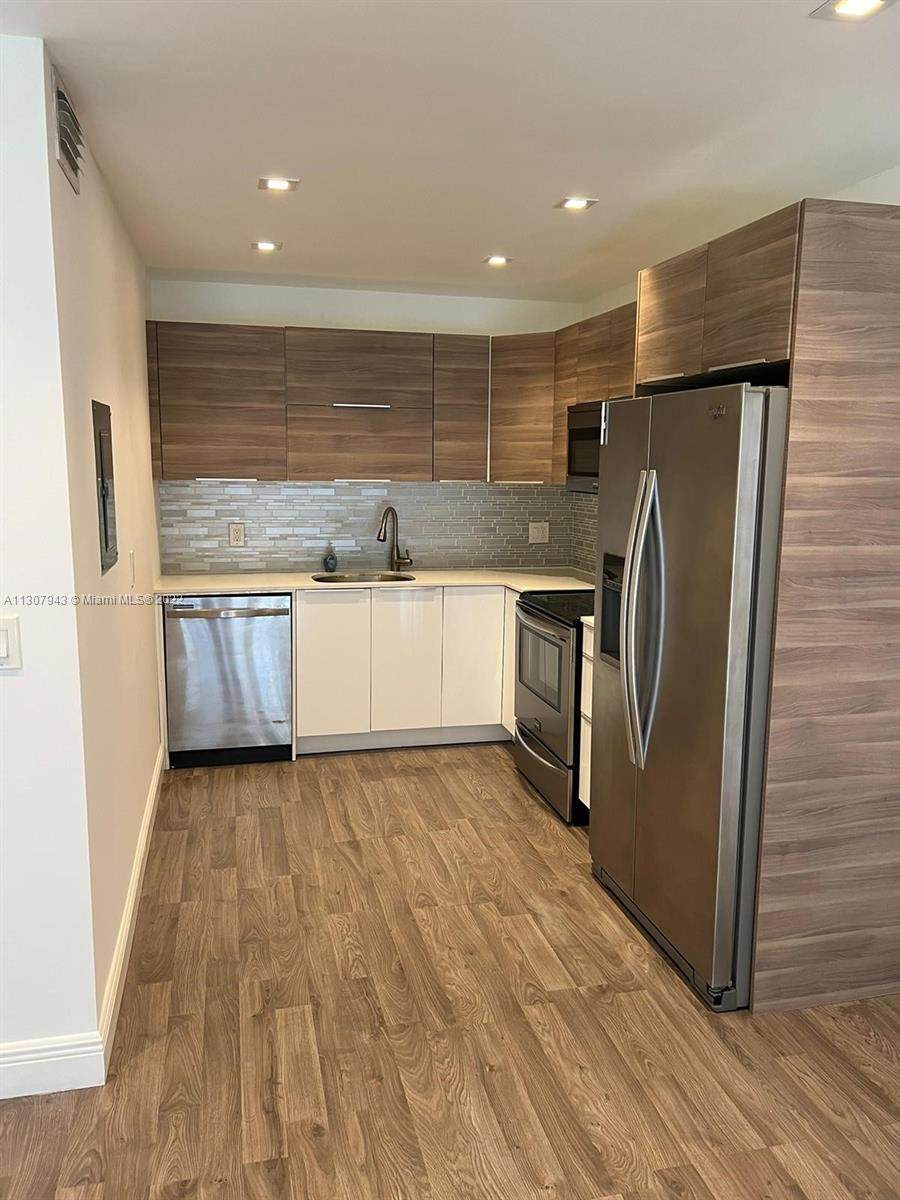6200 Falls Circle Dr - Photo 1
