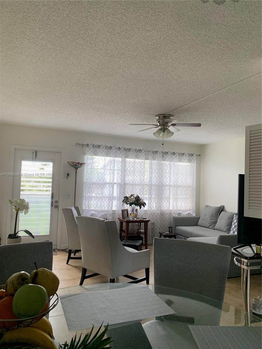 190 Suffolk E - Photo 1