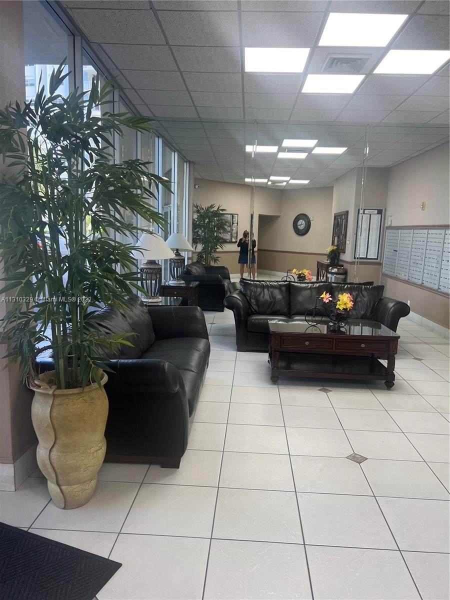 1817 Ocean Dr - Photo 1