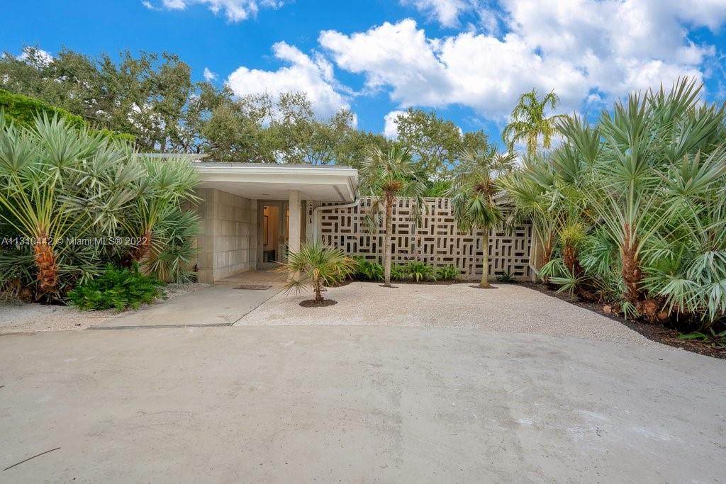 5305 62nd Ave - Photo 1