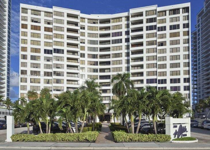 3505 Ocean Dr - Photo 1