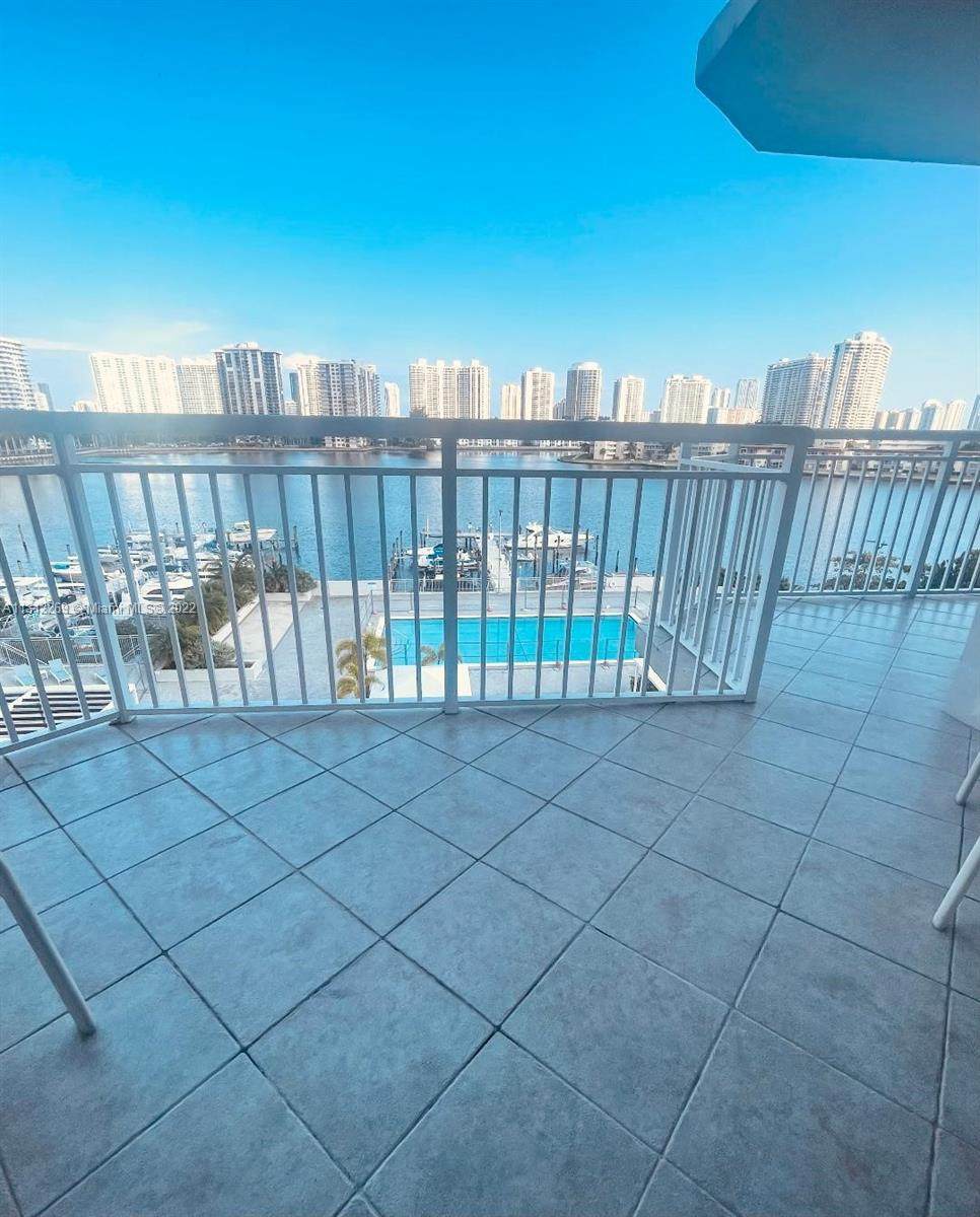 18041 Biscayne Blvd - Photo 1