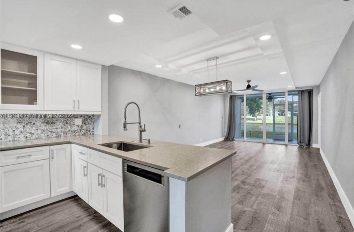9230 Lagoon Pl - Photo 1