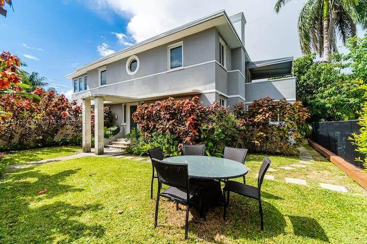 10960 Bayshore Dr - Photo 1