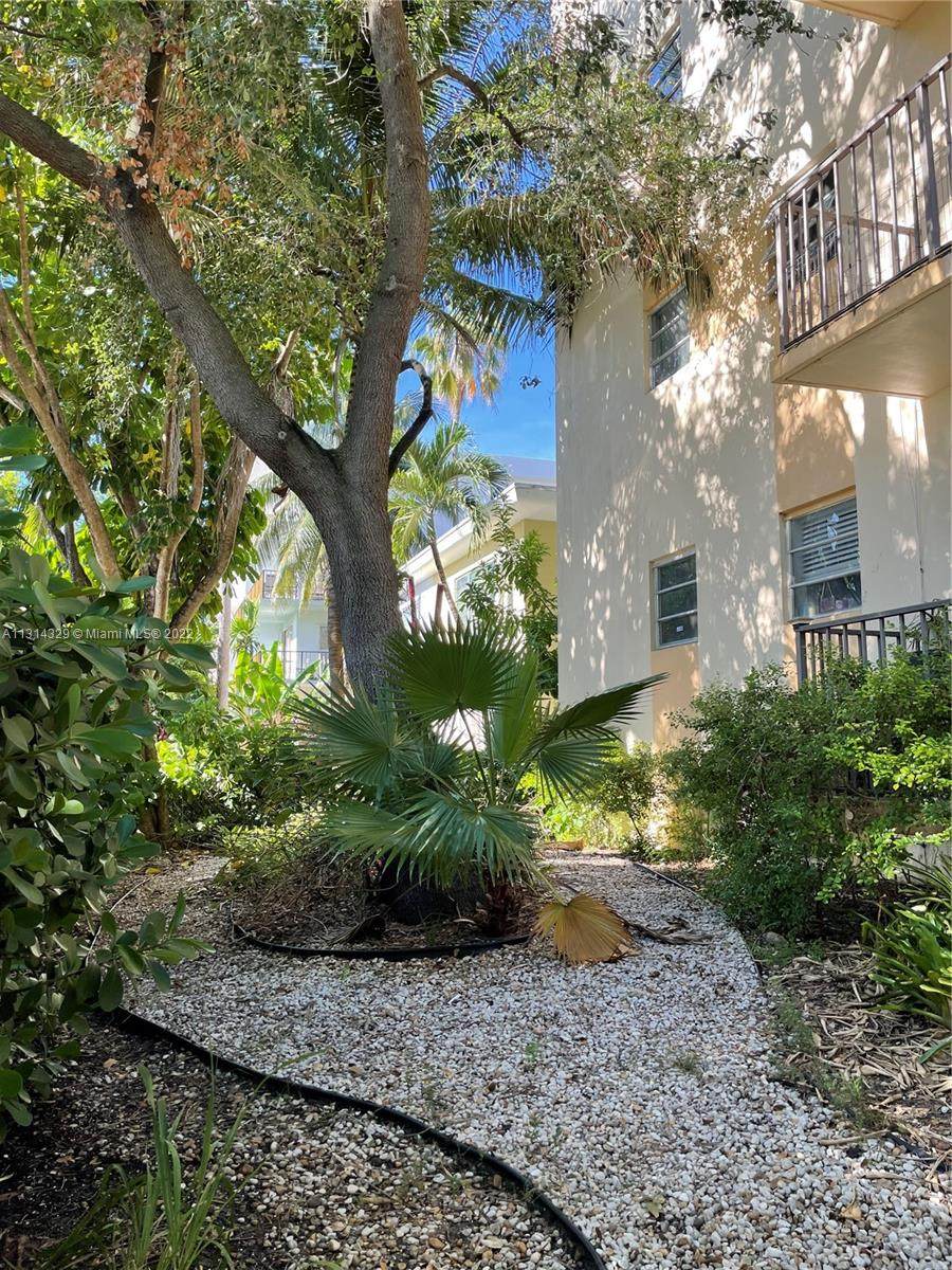 821 Euclid Ave - Photo 1
