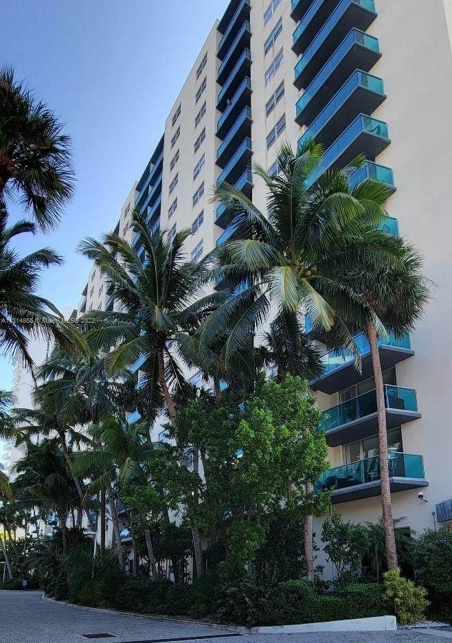 4001 Ocean Dr - Photo 1