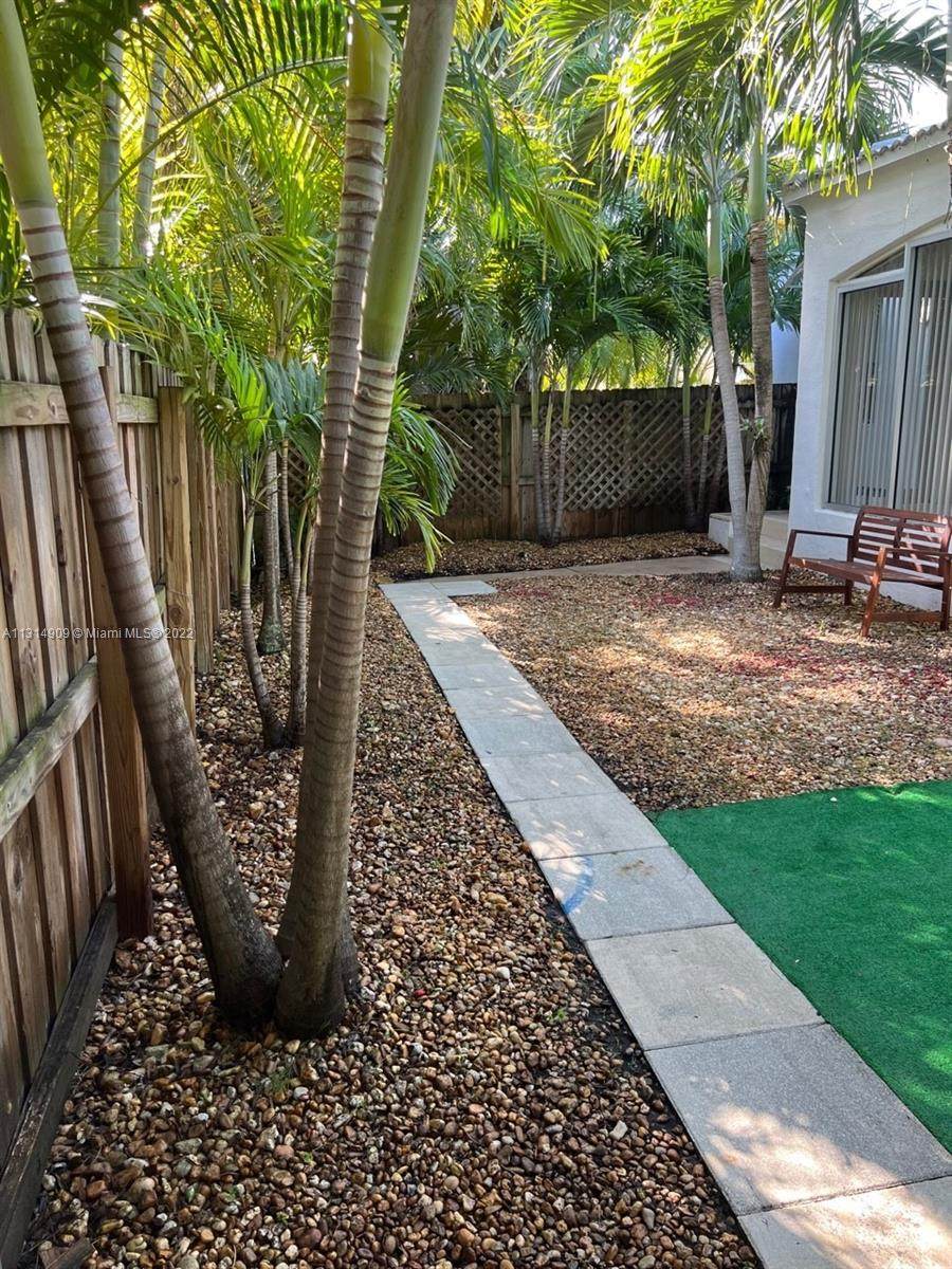 1545 Biarritz Dr - Photo 1