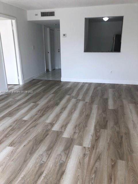494 165th St Rd - Photo 1