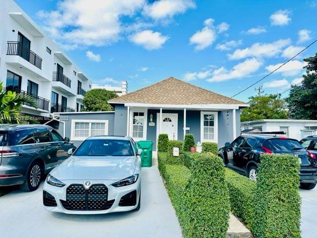 3337 22nd Ter - Photo 1