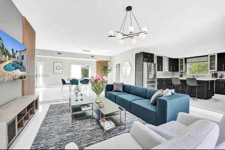 3117 Hollywood Blvd - Photo 1
