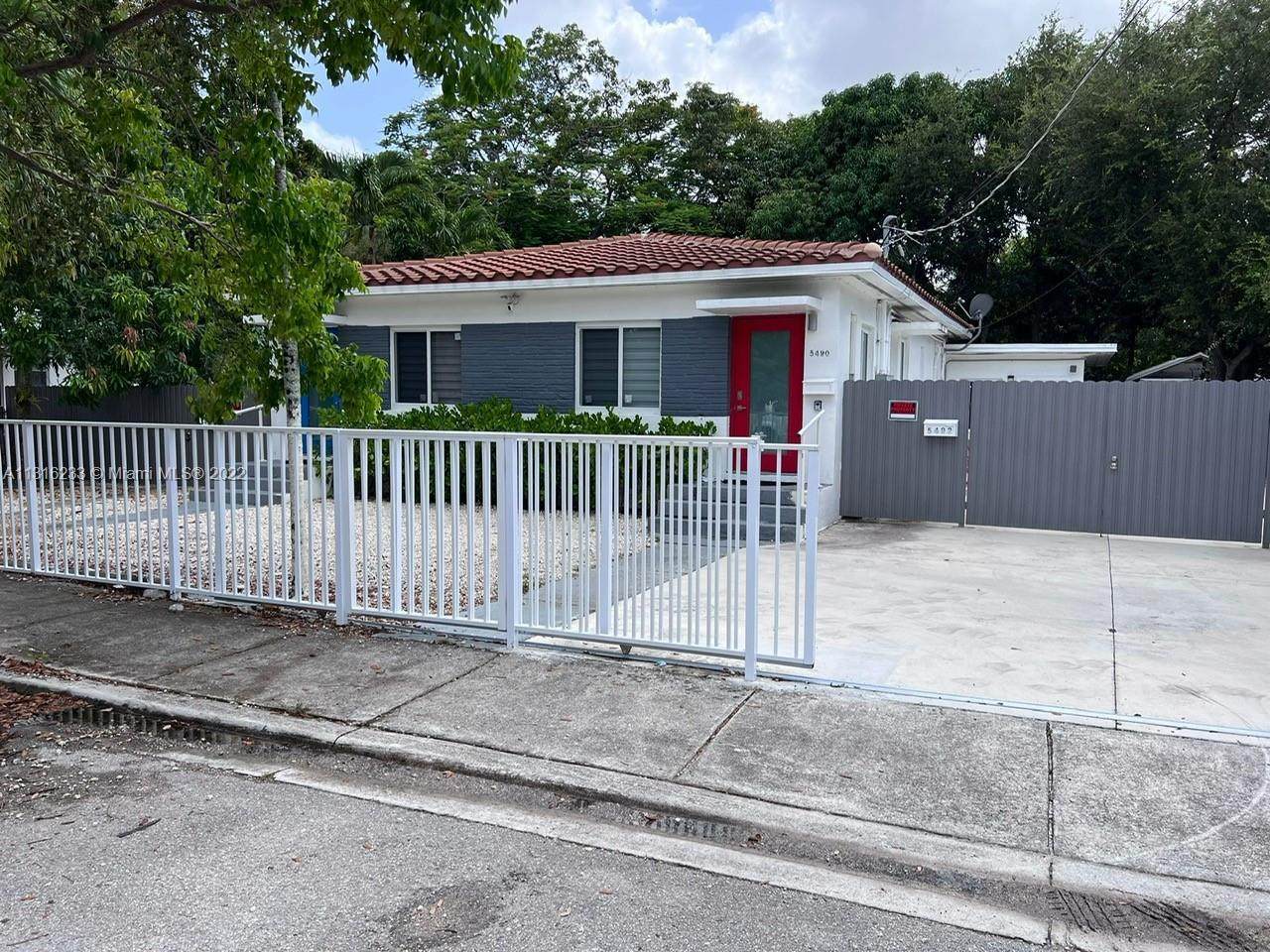 5478 1st Ave - Photo 1