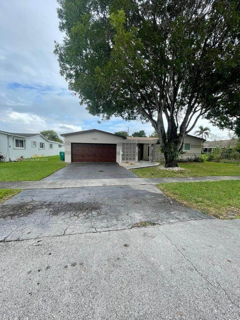 5320 89th Ave - Photo 1