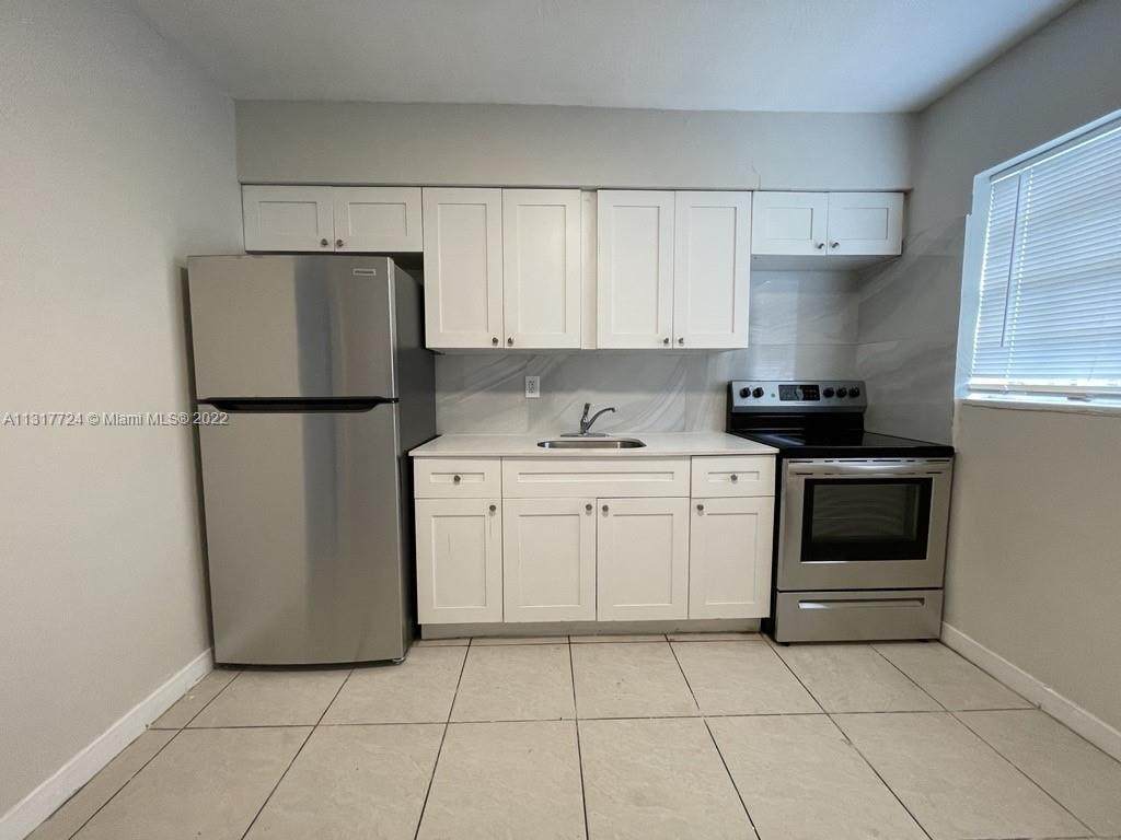 821 7th Ave - Photo 1