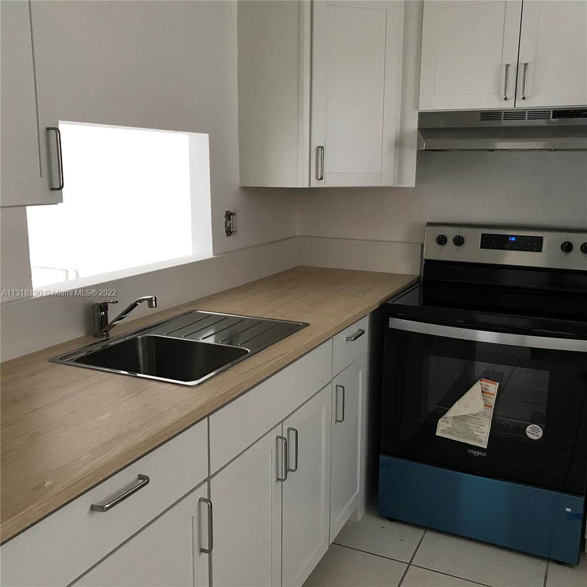 5031 Oakland Park Blvd - Photo 1