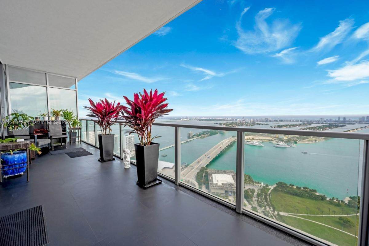 1100 Biscayne Blvd - Photo 1