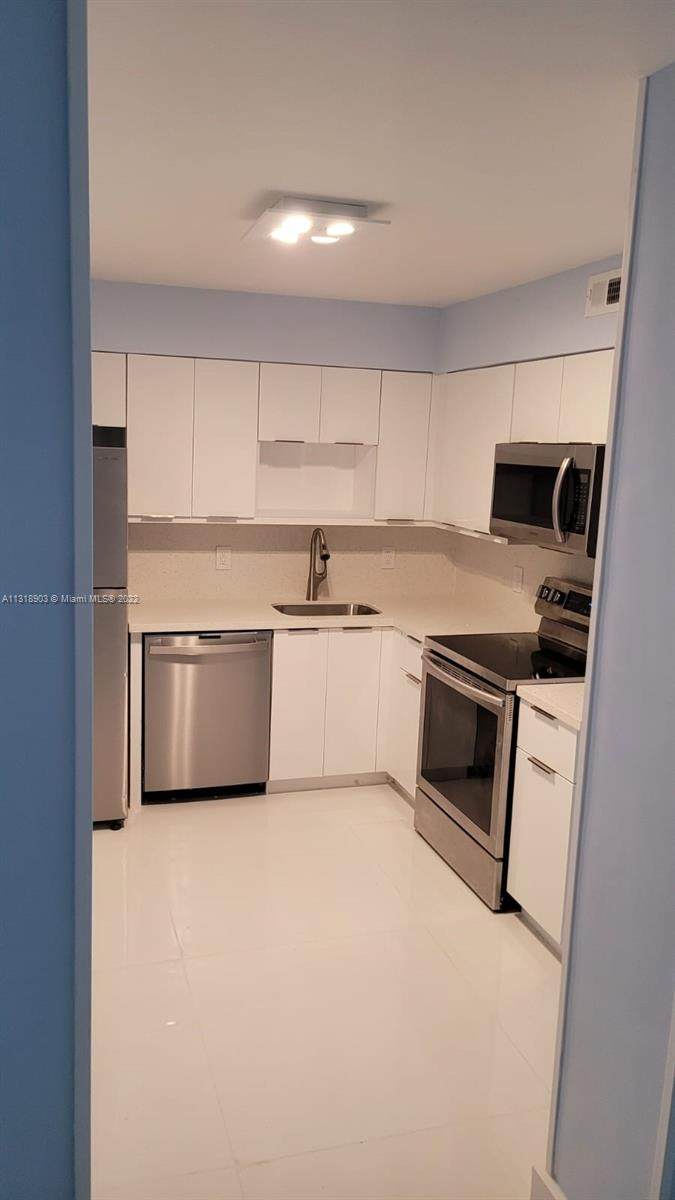 5151 Collins Ave - Photo 1
