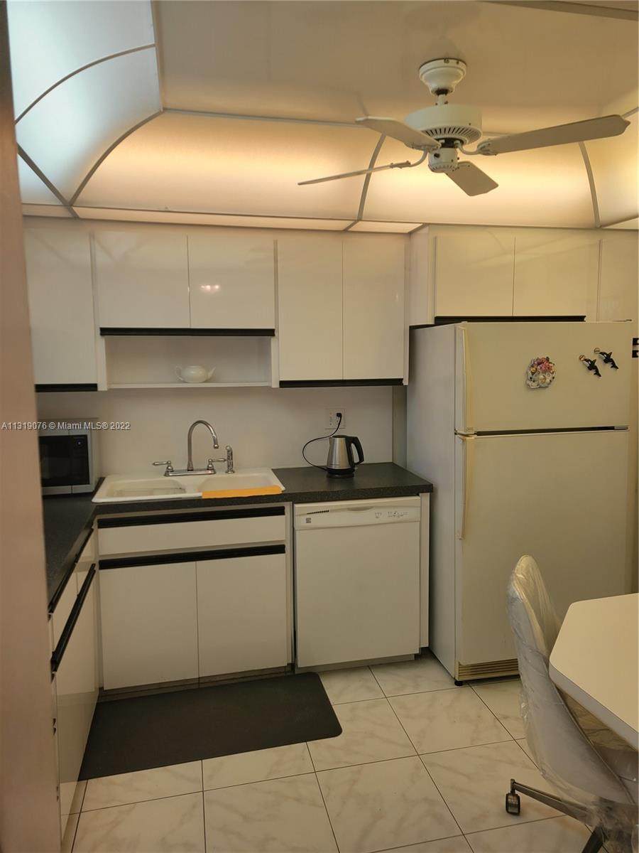 330 2nd St - Photo 1